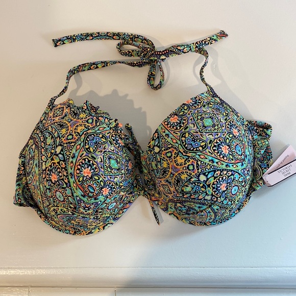 Victoria's Secret Other - NWT Victorias Secret push-up bikini top. 36DD.